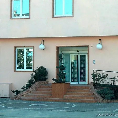 Hotel Mary 3*