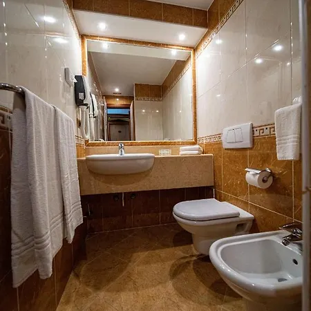 Mary Hotel 3*
