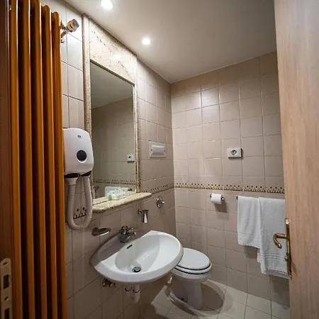 Mary 3* فيتشنزا