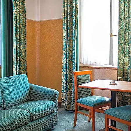 Mary Hotel