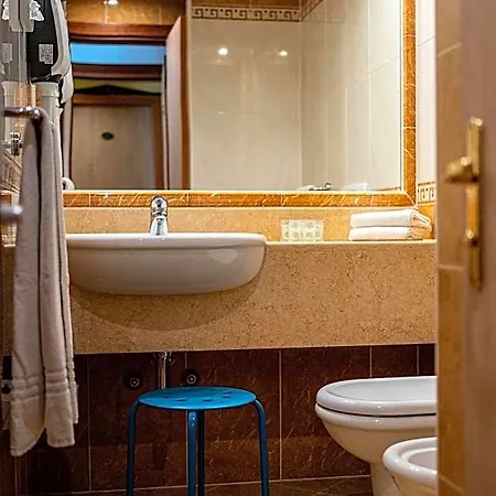 Mary Hotel