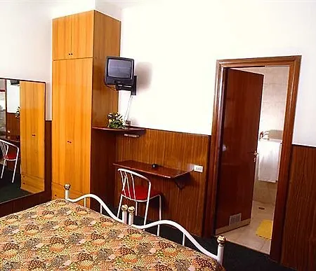 Mary Hotel 3*